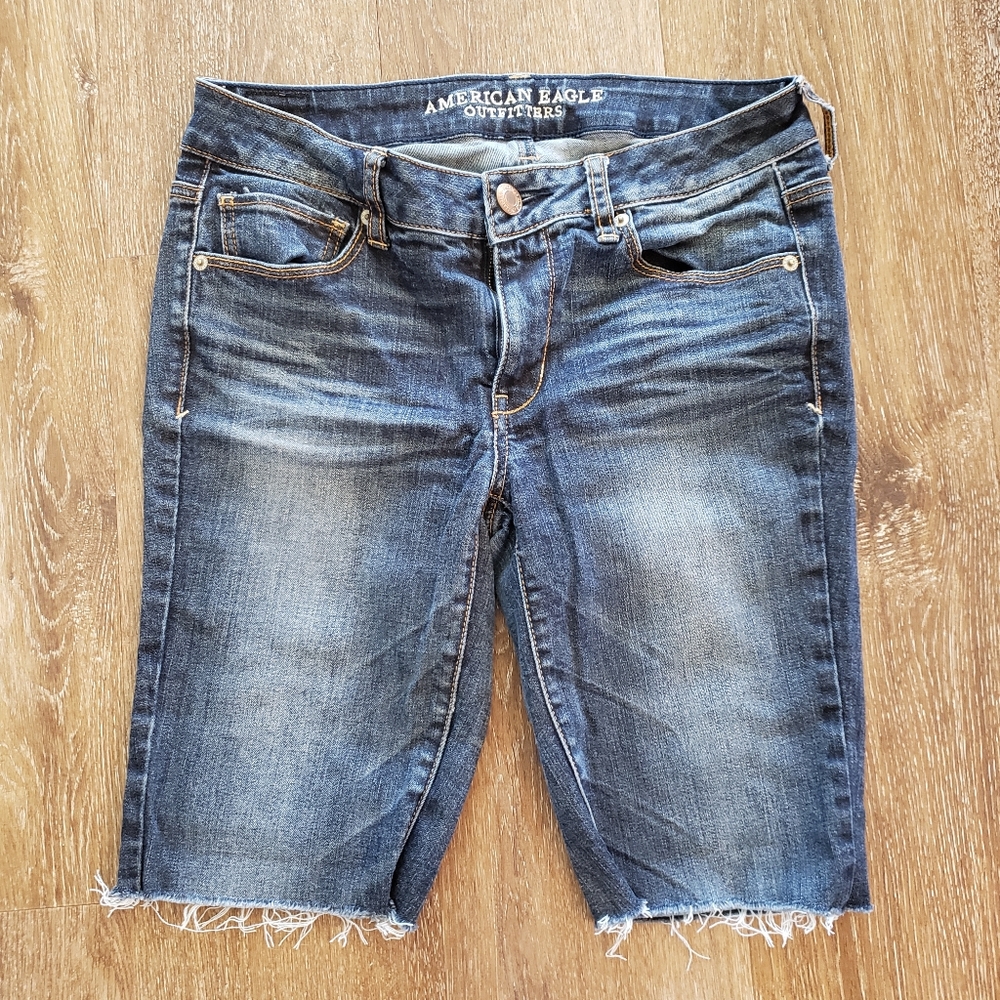 Womens American Eagle Denim Cut Offs Size 8, Dark Wash Skinny Stretch Distressed